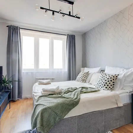 Jecna Stylish - Charles Square, Old Town شقة براغ