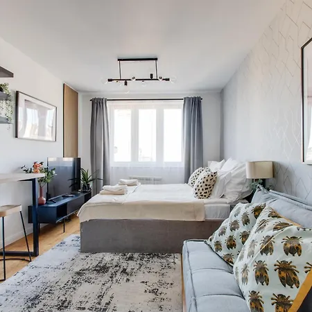 Jecna Stylish - Charles Square, Old Town شقة