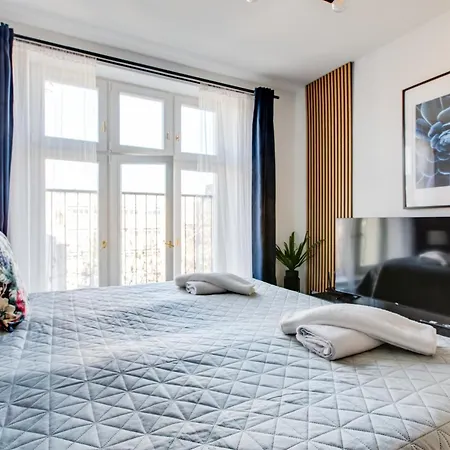 Jecna Stylish - Charles Square, Old Town דירה *