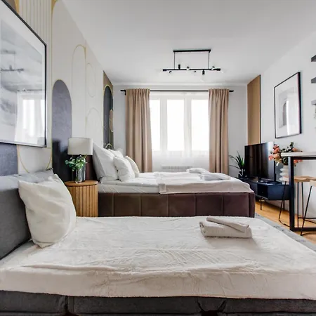 Jecna Stylish - Charles Square, Old Town *