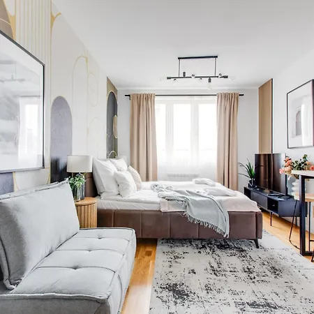 Jecna Stylish - Charles Square, Old Town شقة *