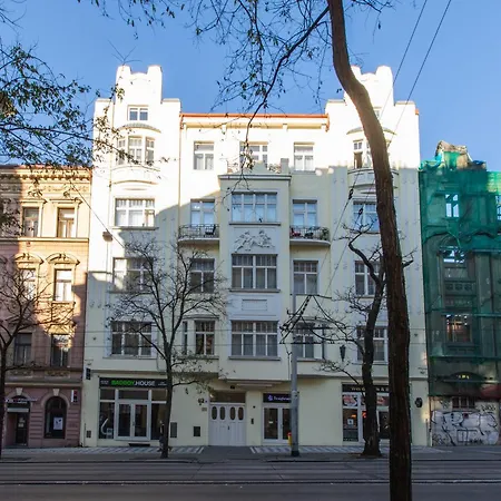 Jecna Stylish - Charles Square, Old Town * Prague