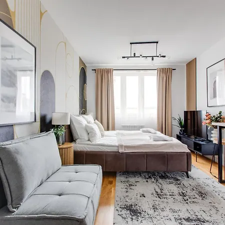 Apartamento Ječná Stylish - Charles Square, Old Town *