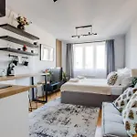 Jecna Stylish - Charles Square, Old Town Daire *