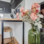 Jecna Stylish - Charles Square, Old Town Daire